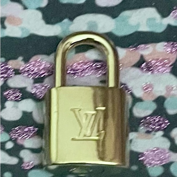 Authentic Louis Vuiitton Brass Lock And Key Set❤️ - Picture 5 of 6
